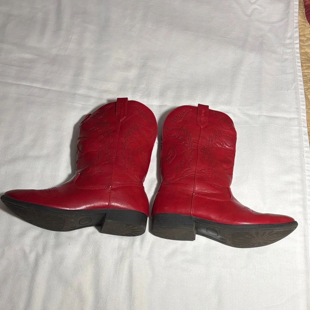 Dream Pairs Red Western Cowgirl Boots - Excellent Condition! Size 5